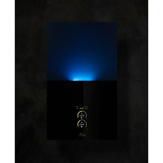 Ferroli Caldera BlueHelix Maxima 28C con instalación incluida - Display multifunción, Capacidad volumétrica: 8 l, 24,5 kW - Imagen de un producto Ferroli. Diseño moderno con una pantalla digital que muestra información clave.\n