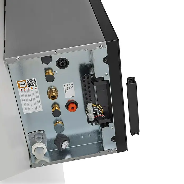 Ferroli Caldera BlueHelix Maxima 28C con instalación incluida - Display multifunción, Capacidad volumétrica: 8 l, 24,5 kW - Vista posterior de una caldera de condensación a gas que muestra conexiones, controles y componentes eléctricos. La unidad está marcada con varias etiquetas.