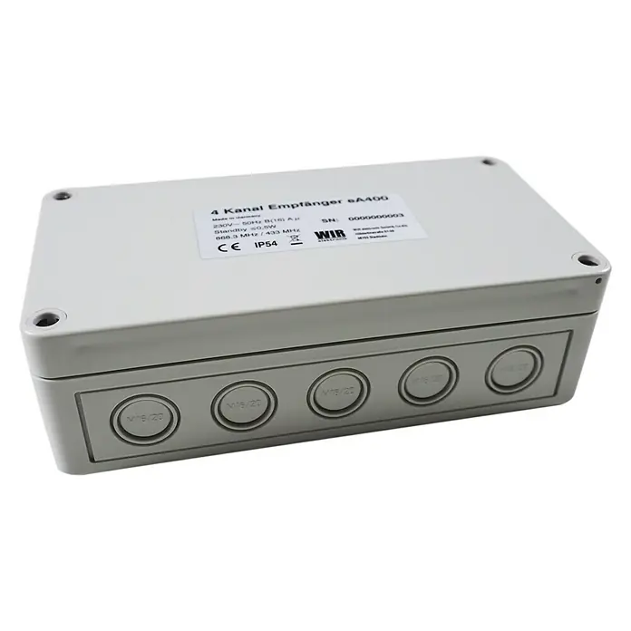 WIR elektronik Funkempfänger 4-Kanal eAKTOR eA400 - L x B x H: 94 x 180 x 56,7 mm - Das Bild zeigt einen grauen 4-Kanal Empfänger sA400 von WIR Elektronik in einem robusten Gehäuse mit mehreren M16/20-Anschlüssen.