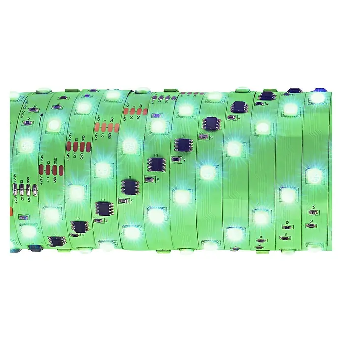 Briloner Tira LED inteligente Magic RGB - 18 W, Multicolor, Largo: 5 m, RGB - Primer plano de una tira de LED con LED brillantes y componentes electrónicos sobre un fondo verde.