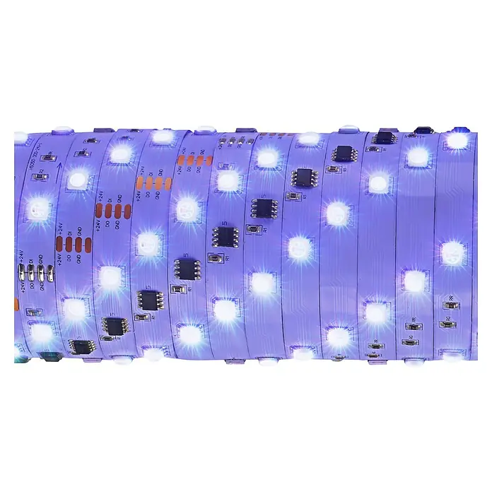 Briloner Tira LED inteligente Magic RGB - 18 W, Multicolor, Largo: 5 m, RGB - Primer plano de una tira LED flexible con componentes electrónicos y LEDs cuadrados brillantes.