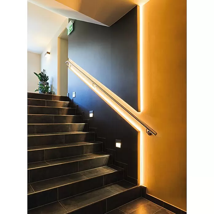 Eglo connect.z LED-Band - Länge: 500 cm, Lichtfarbe: RGBW, 1.250 lm - Stimmungsaufnahme