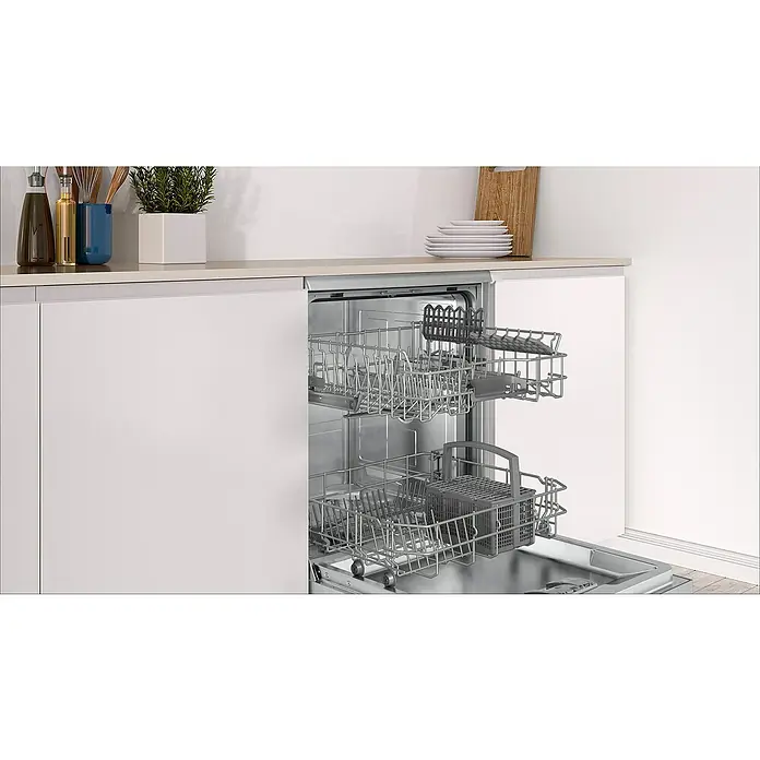 Balay Lavavajillas libre instalación 3VS506IP - Ancho: 60 cm, Número de cubiertos: 12 ud., Consumo de agua por uso: 9,5 l - Lavavajillas abierto con dos cestas extraíbles en una cocina moderna, listo para cargar platos.