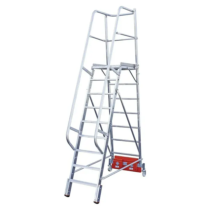 Podestleiter Vario kompakt 820 mm - Arbeitshöhe: 4,1 m, 9 Stk., Aluminium - Eine robuste, mobile Treppenleiter aus Aluminium mit Handlauf für sicheren Zugang zu erhöhten Arbeitsbereichen.