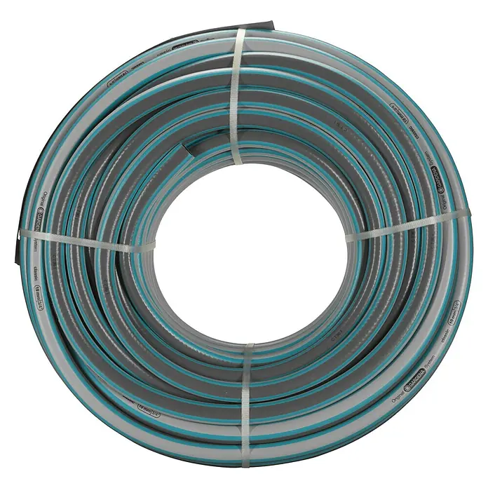 Gardena Classic Manguera para jardín - Ø x L: 19 mm x 50 m, ¾″, Plástico - Manguera de jardín enrollada, gris con franja azul, atada. El producto es una manguera de jardín Gardena Classic (19 mm/3/4").