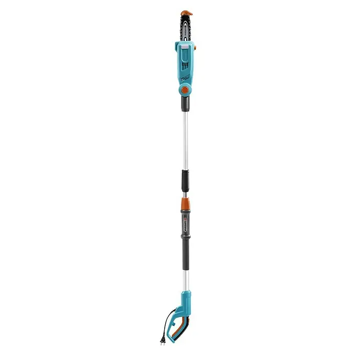 Gardena Elektro-Hochentaster TCS 720/20 - Teleskopstiel - Das Bild zeigt eine Gardena Akku-Hochentaster TCS 20/18V P4A, ein Werkzeug zum mühelosen Schneiden von Ästen in großer Höhe.