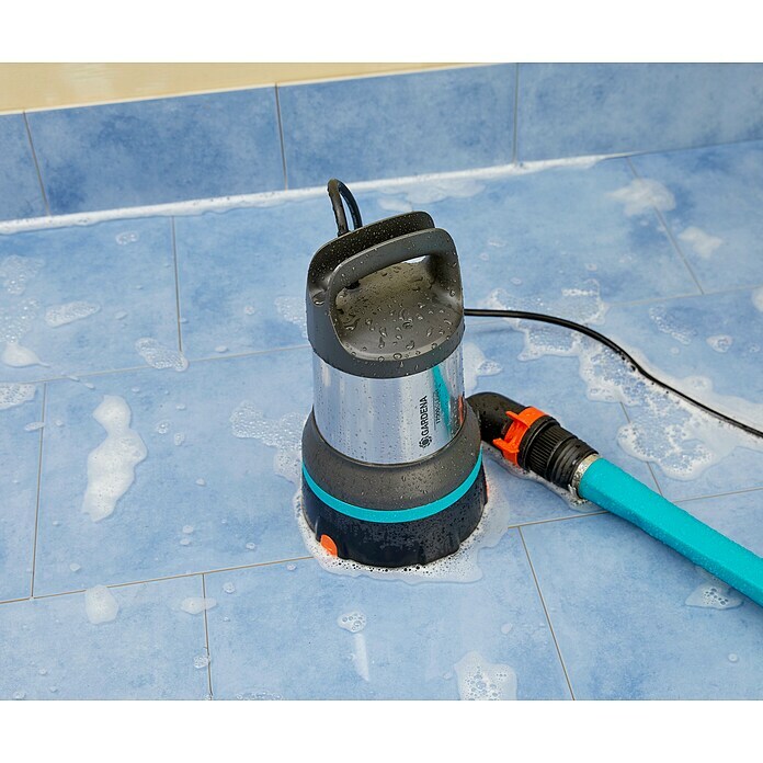 Gardena Bomba sumergible para aguas limpias 17000 Aquasensor (750 W, Capacidad de bombeo máx.: 17.000 l/h) | BAUHAUS