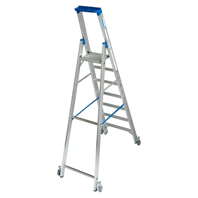 Krause Stabilo Stehleiter Fahrbar - Anzahl Tritte: 7 Stk., Arbeitshöhe: 3,65 m, Aluminium - Bild einer Krause Aluminium-Arbeitsplattformleiter mit blauen Akzenten und Rollen, ideal für sichere und mobile Arbeiten.