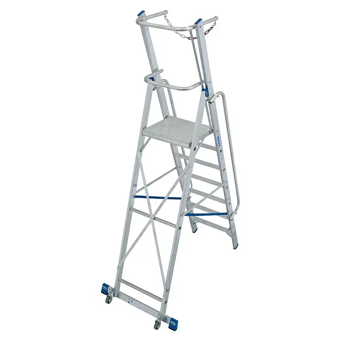 Krause Stabilo Stehleiter - Anzahl Tritte: 7 Stk., Arbeitshöhe: 3,65 m, Aluminium, Sicherheitsbügel - Bild einer Krause Arbeitsbühne aus Aluminium mit einer Plattform und Rädern für einfachen Transport. Ideal für sicheres Arbeiten in der Höhe.
