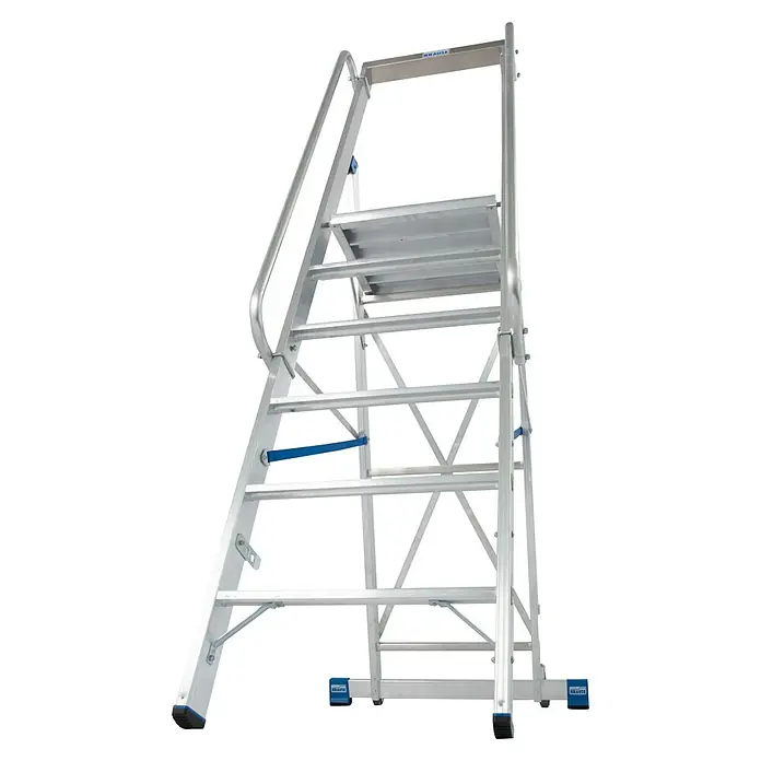 Krause Stabilo Stehleiter - Anzahl Tritte: 6 Stk., Arbeitshöhe: 3,4 m, Aluminium, Handläufe - Nahaufnahme einer KRAUSE-Industrietreppe mit Geländer, die Sicherheit und Komfort bei Arbeiten in der Höhe bietet.