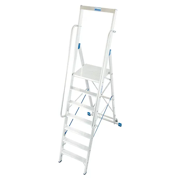 Krause Stabilo Stehleiter - Anzahl Tritte: 7 Stk., Arbeitshöhe: 3,65 m, Aluminium, Handläufe - Das Bild zeigt eine silberne Krause Trittleiter mit blauem Akzenten, die einen sicheren Stand und Komfort bei Arbeiten in der Höhe bietet.