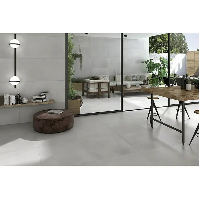 Pavimento porcelánico Energy - 60 x 60 cm, Natural, Mate, Rectificado - Azulejos claros de gran formato crean un ambiente moderno y aireado. La elección perfecta para espacios interiores y exteriores elegantes.