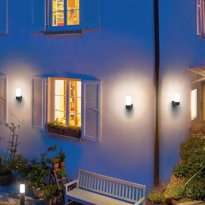 Ledvance Smart+ WiFi LED-Außenwandleuchte PIPEFarbe Gehäuse: Dunkelgrau, IP44, 10 W, 12,9 x 8,9 x 19,7 cm