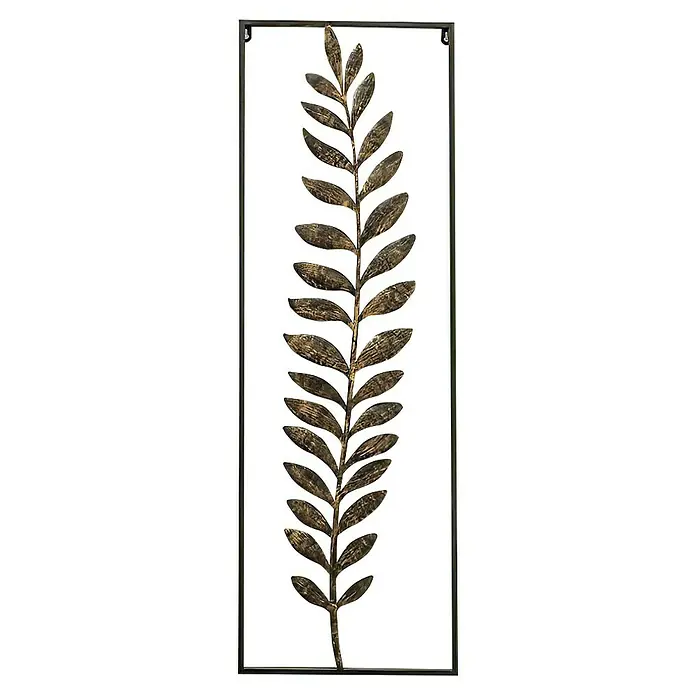Wandobjekt Blad 1 - 30 x 90 cm - Ein goldenes Blattornament in einem schlanken Rahmen, das eine elegante und schlichte Wanddekoration darstellt.