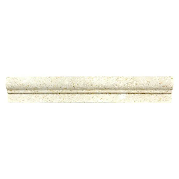 Fliesenbordüre Colonial PO 49348 - 30,5 x 4,8 cm, Creme, Matt - Detailaufnahme einer dekorativen Zierleiste aus beige-gesprenkeltem Stein, ideal für die Wandgestaltung.