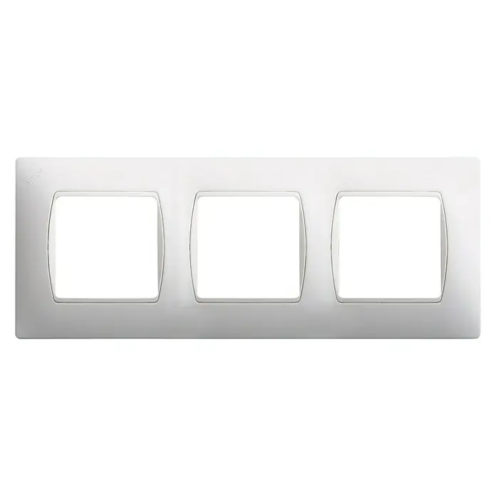 Simon 27 Marco - Blanco, Modelo de mecanismos: x 3, Plástico, Colocar - Placa de cubierta blanca Simon de 3 elementos para interruptores, un diseño elegante para interiores modernos y fácil instalación.