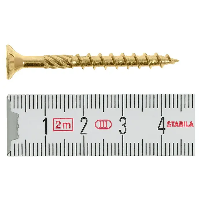 Profi Depot Mehrzweck-Schraube Turbo Drill - Ø x L: 4,5 x 45 mm, TX für TORX-Antriebe, Senkkopf, 200 Stk. - Schraube mit Messskala zur Größenbestimmung. Die Schraube ist goldfarben und liegt über einem weißen Messwerkzeug mit schwarzer Skala.