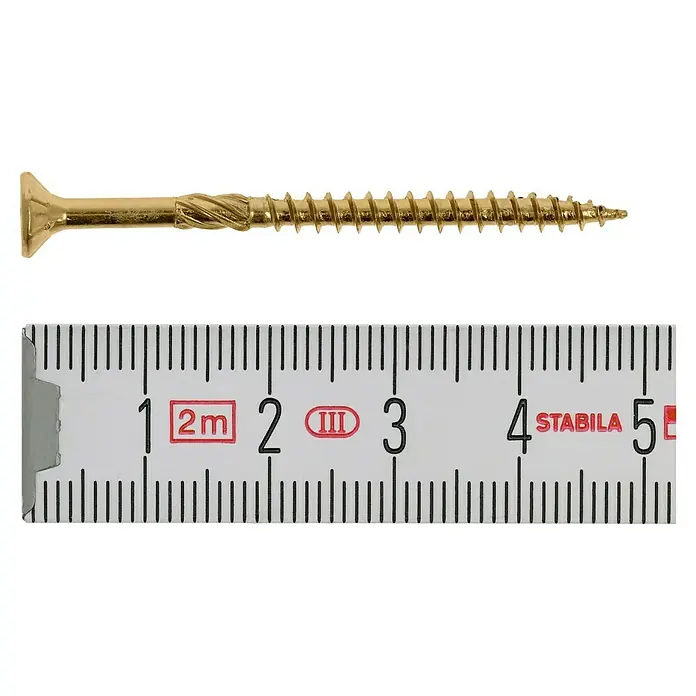 Profi Depot Mehrzweck-Schraube Turbo Drill - Ø x L: 3,5 x 50 mm, TX für TORX-Antriebe, Senkkopf, 200 Stk. - Eine goldfarbene Holzschraube wird neben einem weißen Messschieber mit schwarzen Markierungen präsentiert.