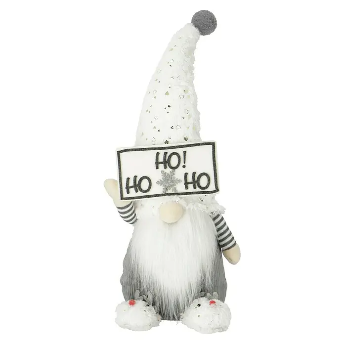 Dekofigur Wichtel HO! HO! HO! - L x B x H: 17 x 15 x 47 cm, Textil, Weihnachtswichtel, Schneemann - Ein Weihnachtswichtel mit einem weißen Hut, grauem Pompon und einem Schild mit der Aufschrift "HO! HO HO" für festliche Dekorationen.