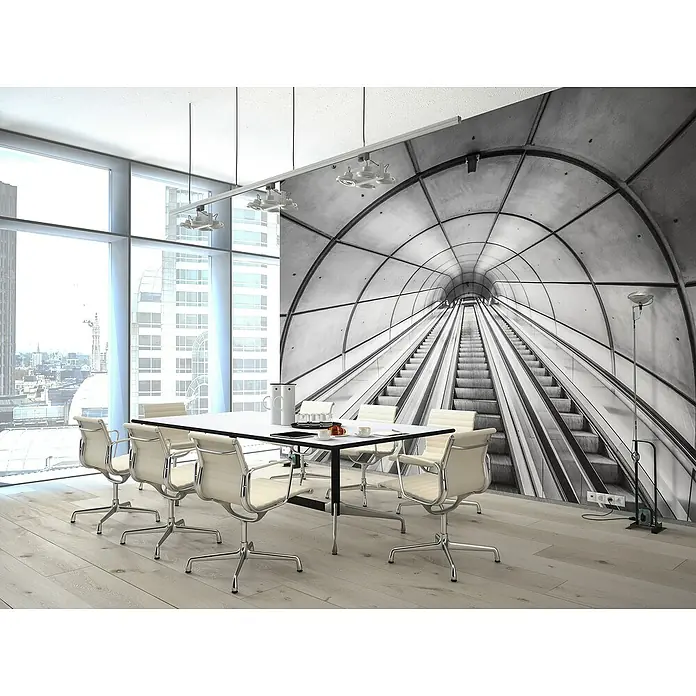 Fototapete Treppe IIB x H: 312 x 219 cm, Vlies - Büro mit weissen Bürostühlen, einem weissen Konferenztisch und einer Wand, die mit einem schwarz-weiss U-Bahn Motiv bedruckt ist.