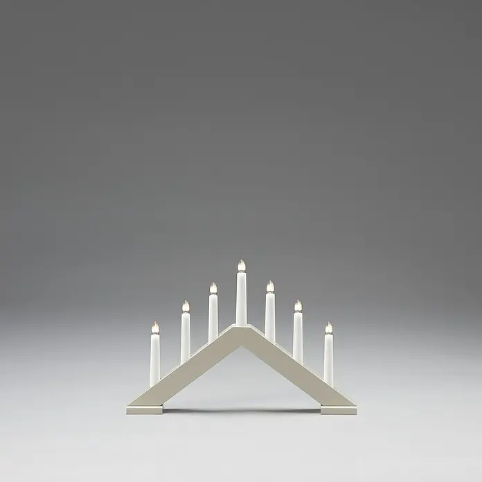 Konstsmide LED-Kerzenständer - Innen, Holz, Höhe: 26,5 cm, Beige - Weiße elektrische Weihnachtspyramide mit sieben Kerzen. Dekorative Beleuchtung für die festliche Jahreszeit.