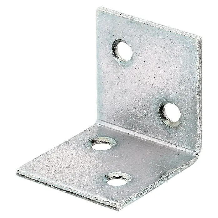 Stabilit Escuadra ancha - 30 x 30 mm, 1 ud., Acero, Plateado - Primer plano de un ángulo metálico plateado con agujeros de fijación, sobre un fondo negro.