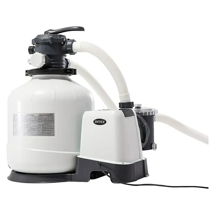 Intex Sandfilteranlage Krystal Clear - Passend für Poolgröße: 42.000 l, Filterleistung: 9.200 l/h - Bild einer Intex Sandfilteranlage, die für sauberes Poolwasser sorgt. Die Anlage besteht aus einem Filterbehälter, einer Pumpe und einem Vorfilter.