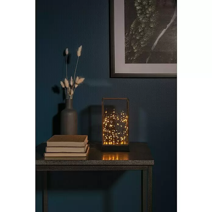 Konstsmide LED-Weihnachtslaterne - 11 x 11 x 20 cm, Schwarz, Batteriebetrieben, IP20 - Stimmungsaufnahme