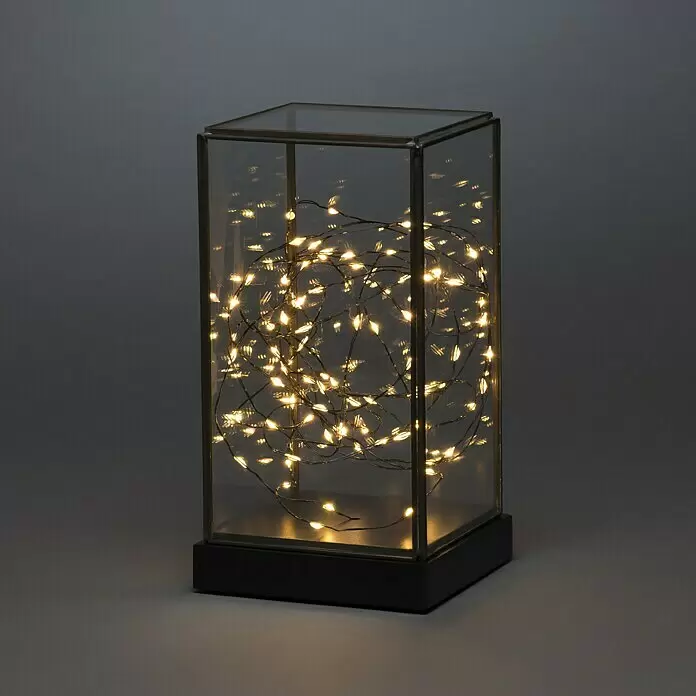 Konstsmide LED-Weihnachtslaterne - 11 x 11 x 20 cm, Schwarz, Batteriebetrieben, IP20 - Stimmungsaufnahme