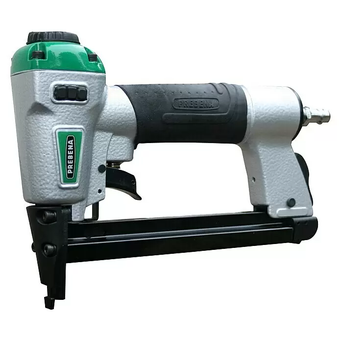 Prebena Druckluftnagler DNPF16 - Betriebsdruck: 4 bar - 7 bar, Passend für: Prebena Heftklammern der Type PF von 6 - 14 mm - Grau-grüner Drucklufttacker mit schwarzem Gummigriff und langem Klammermagazin.