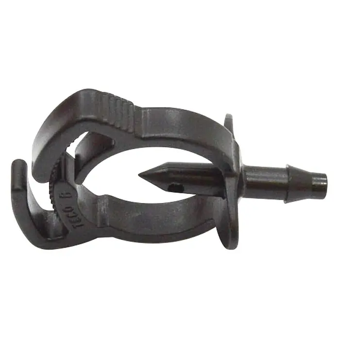 Abrazadera para tubo Seguridad - Diámetro: 4 mm, 10 ud. - Primer plano de un conector de riego negro con lengüeta y clip sobre un fondo negro.