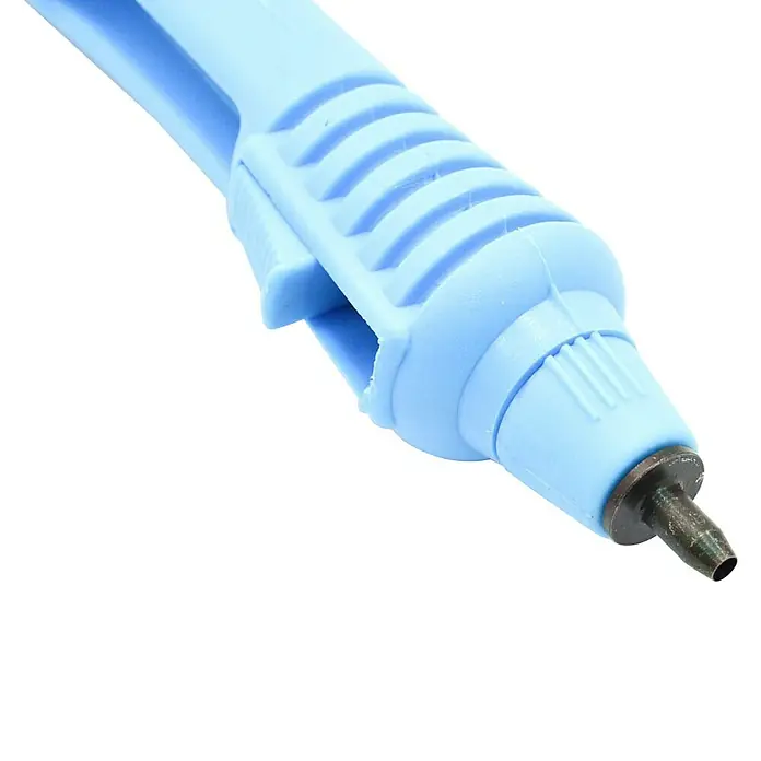 Sacabocados de puente Monta goteo - Polipropileno - Primer plano de una herramienta de alicates perforadores giratorios azules con punta perforadora sobre un fondo negro.