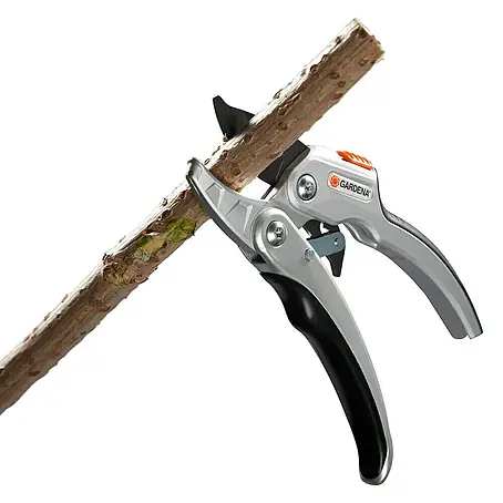 Gardena Comfort Ratschenschere Smart Cut