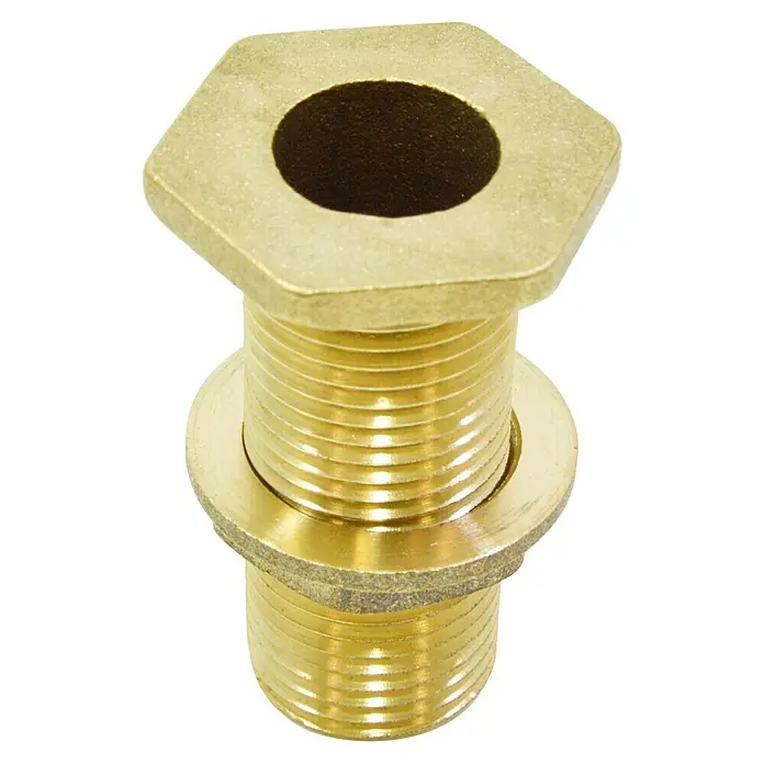 Conexión para depósito - Latón, Dimensión conexión: ½″ - Primer plano de un accesorio de latón hexagonal dorado que está roscado y tiene un agujero oscuro en el medio.