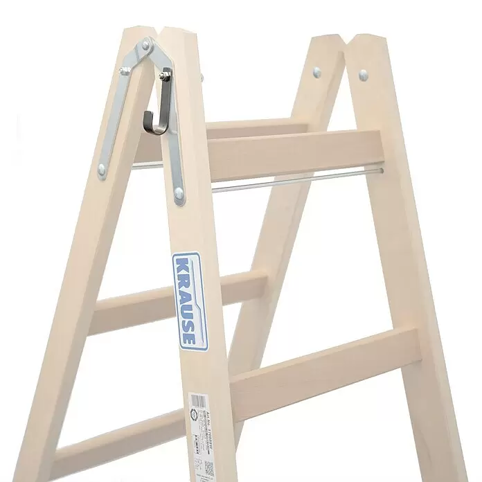 Krause Stabilo Doppelleiter - Anzahl Tritte: 18 Stk., Arbeitshöhe: 3,8 m, Holz - Helle Holz-Klappleiter mit silbernen Metallscharnieren, einem schwarzen Haken und KRAUSE-Etikett.