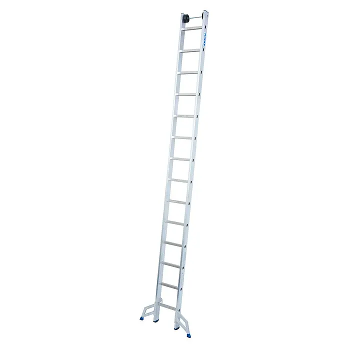 Krause Stabilo Mehrzweckleiter - Anzahl Tritte: 42 Stk., Arbeitshöhe: 10,9 m, Belastbarkeit: 150 kg, Aluminium - Eine lange, silbrige KRAUSE Mehrzweckleiter steht vor einem schwarzen Hintergrund und bietet vielseitige Einsatzmöglichkeiten.