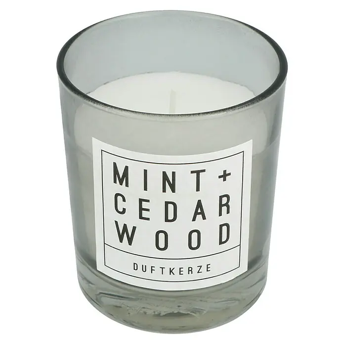 Duftkerze - Im Glas, Mint und Cedarwood, Ø x H: 6,5 x 7,9 cm - Duftkerze aus Glas mit der Aufschrift "Mint + Cedar Wood" für ein aromatisches und entspannendes Dufterlebnis im Zuhause.