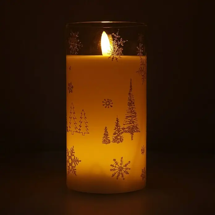 LED-Kerze 3D im Glas Nora - Weiß, Echtwachs, Höhe: 12 cm, Durchmesser: 7,5 cm - Stimmungsvolle LED-Kerze mit Wintermotiven, die eine warme Atmosphäre schafft. Ideal für die festliche Dekoration.