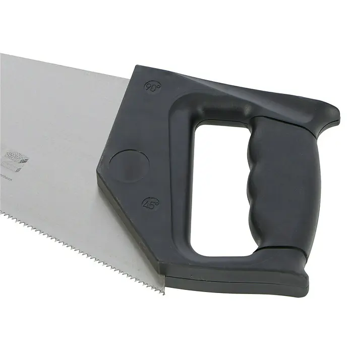 Wisent Sierra de mano - Largo: 350 mm, Acero - Primer plano de una sierra de mano con mango negro y hoja afilada, ideal para cortar madera y otros materiales en proyectos de bricolaje.