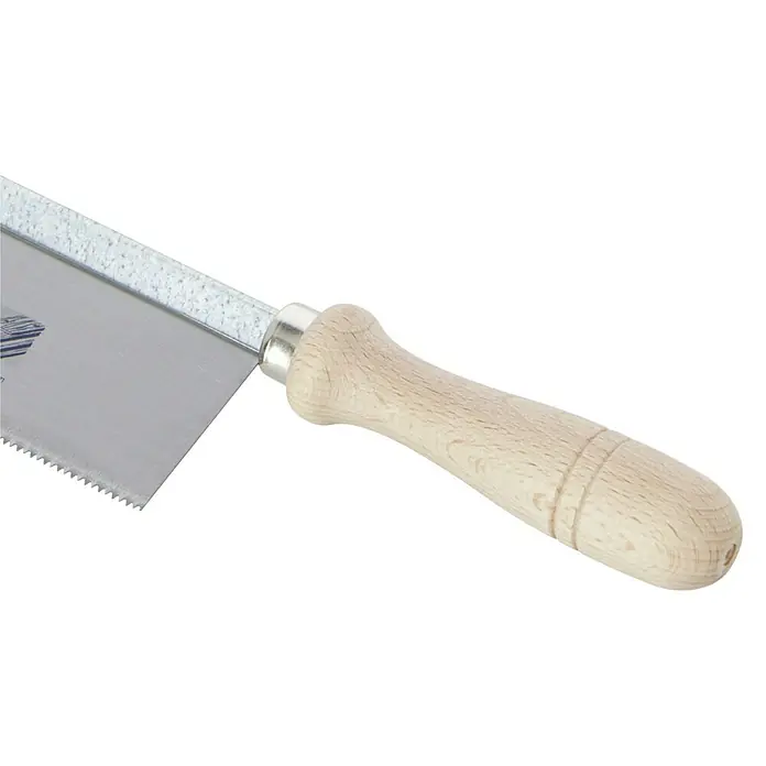 Wisent Feinsäge Rapid - Blattlänge: 250 mm, Form Griff: Gerade - Nahaufnahme einer Stoßsäge mit hellem Holzgriff und scharfem Sägeblatt. Ideal für präzise Holzarbeiten.