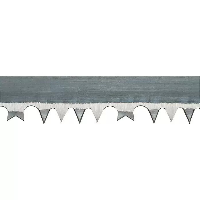 Wisent Profi-Top Komfort-Bügelsäge-Ersatzblatt - Blattlänge: 760 mm, Hobelzahn mit Hohlschliff, Einsatzbereich: Feuchtes Holz - Nahaufnahme eines Metallsägeblatts mit scharfen, unterschiedlichen Zähnen für vielseitiges Schneiden.