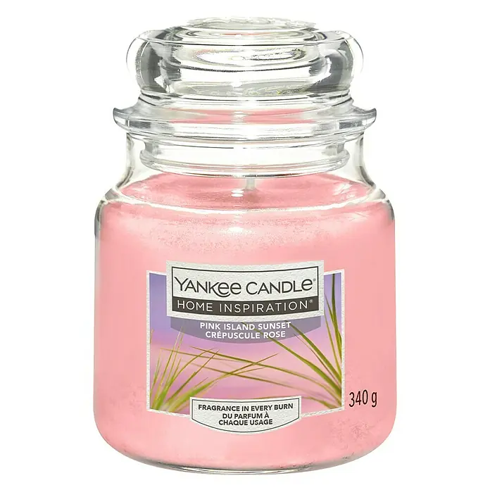 Yankee Candle Home Inspirations Duftkerze - Im Glas, Pink Island Sunset, Medium - Yankee Candle Duftkerze "Pink Island Sunset" im Glas mit Deckel, sorgt für einen Hauch von Sommerfrische.