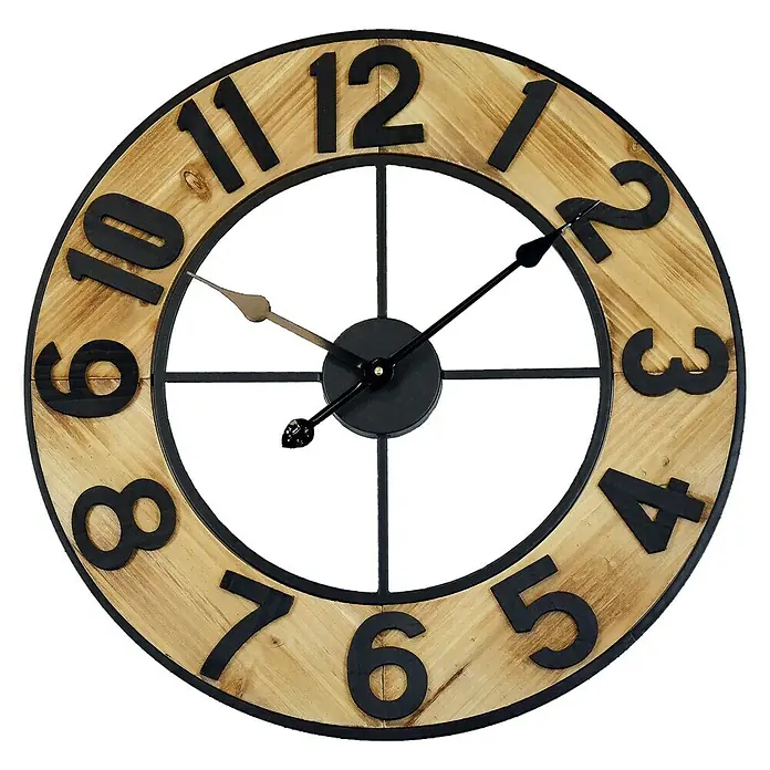 Wanduhr - Durchmesser: 60 cm, Braun - Eine rustikale Wanduhr mit großem Ziffernblatt, schwarzen Zahlen und Zeigern vor einem hellen Holzbrett-Hintergrund.