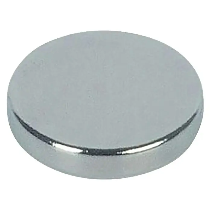Fix-o-moll Magnetscheibe Neodym selbstklebend - Rund, Durchmesser: 8 mm, Silber - Nahaufnahme eines runden, glänzenden, silberfarbenen Stopfens. Der metallische Stopfen reflektiert das Licht und zeigt leichte Texturen auf seiner Oberfläche.