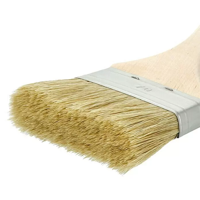 swingcolor Premium Fassadenstreicher - Breite Borsten: 70 mm, Kunststoffborsten, Naturholz - Nahaufnahme eines flachen Pinsels mit hellen Borsten, einer silbernen Metallzwinge und einem Holzgriff.