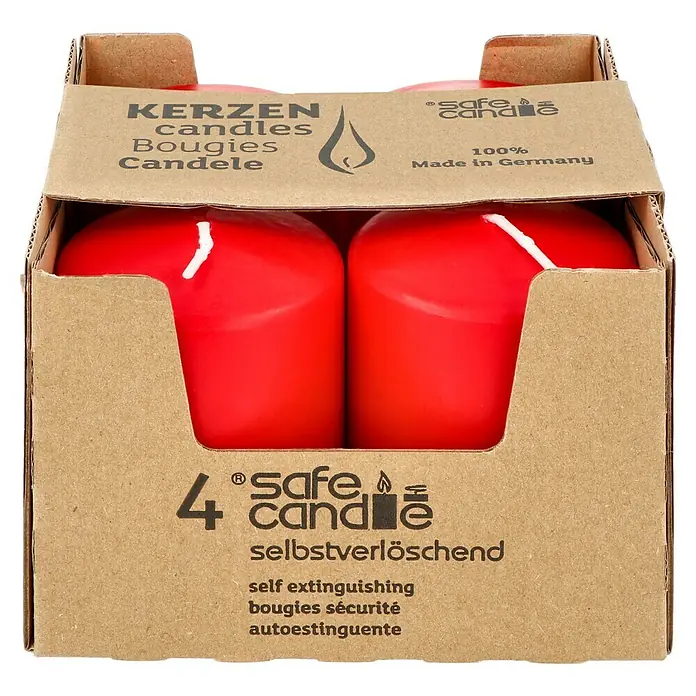 Stumpenkerzen-Set Safe Candle - 4 Stk., Ø x H: 6 x 8 cm, Rubin - Verpackung mit vier roten, selbstverlöschenden Safe Candle Kerzen, hergestellt in Deutschland.