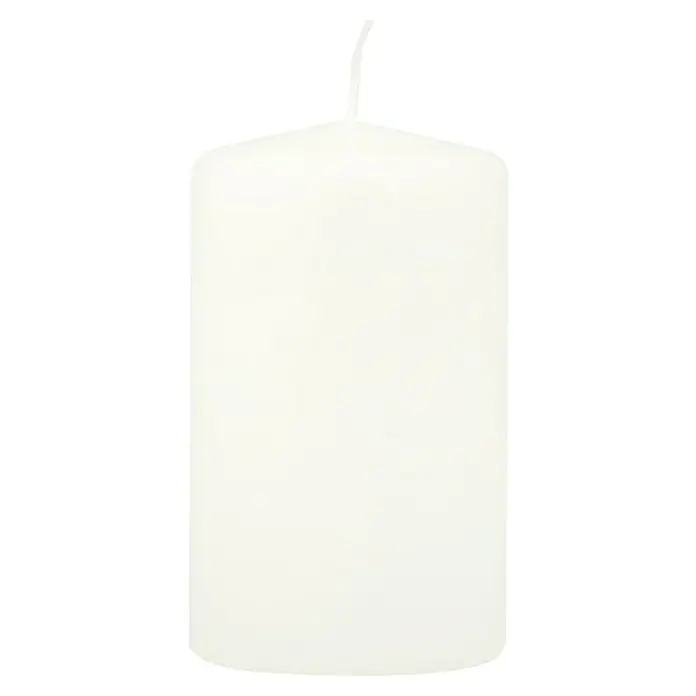 Stumpenkerzen-Set Safe Candle - 4 Stk., Ø x H: 6 x 10 cm, Wollweiß - Eine elfenbeinfarbene Stumpenkerze mit einem Docht, ideal für gemütliche Abende und entspannende Momente im Haus.