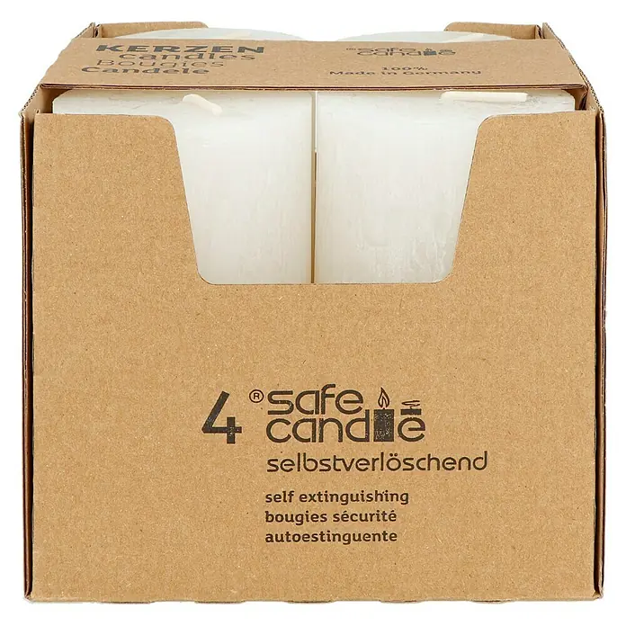 Stumpenkerzen-Set Rustic Safe Candle - 4 Stk., Ø x H: 6 x 11 cm, Wollweiß - Karton mit 4 selbstverlöschenden, weißen Kerzen, ideal für eine sichere und stimmungsvolle Beleuchtung.