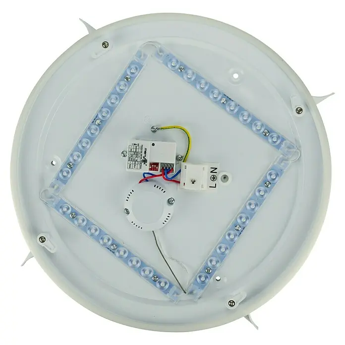 E2 elektro LED-Wand- & Deckenleuchte rund White R - 20 W, Ø x H: 33 x 5,7 cm, Warmweiß, IP54, Bewegungsmelder - Nahaufnahme einer runden LED-Deckenleuchte mit quadratischem LED-Streifenmuster. Ideal für moderne Innenräume und energieeffiziente Beleuchtung.