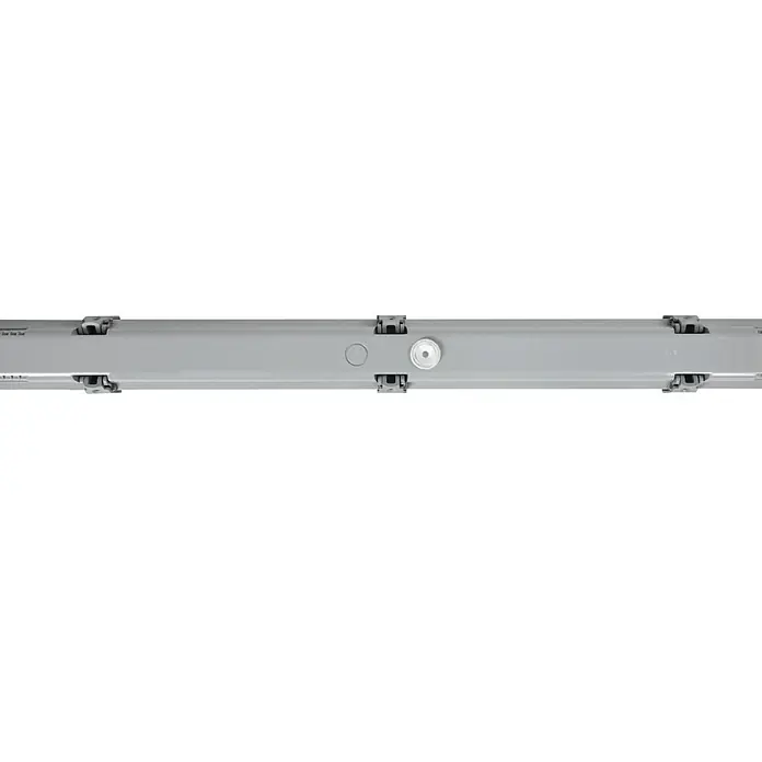 E2 elektro LED-Feuchtraumlichtleiste Multi - L x B x H: 120 x 7 x 7,3 cm, Lichtfarbe: Neutralweiß, 36 W, IP65 - Detailansicht einer schlanken, grauen LED-Leuchte mit Befestigungsklammern, ideal für moderne Innenräume.